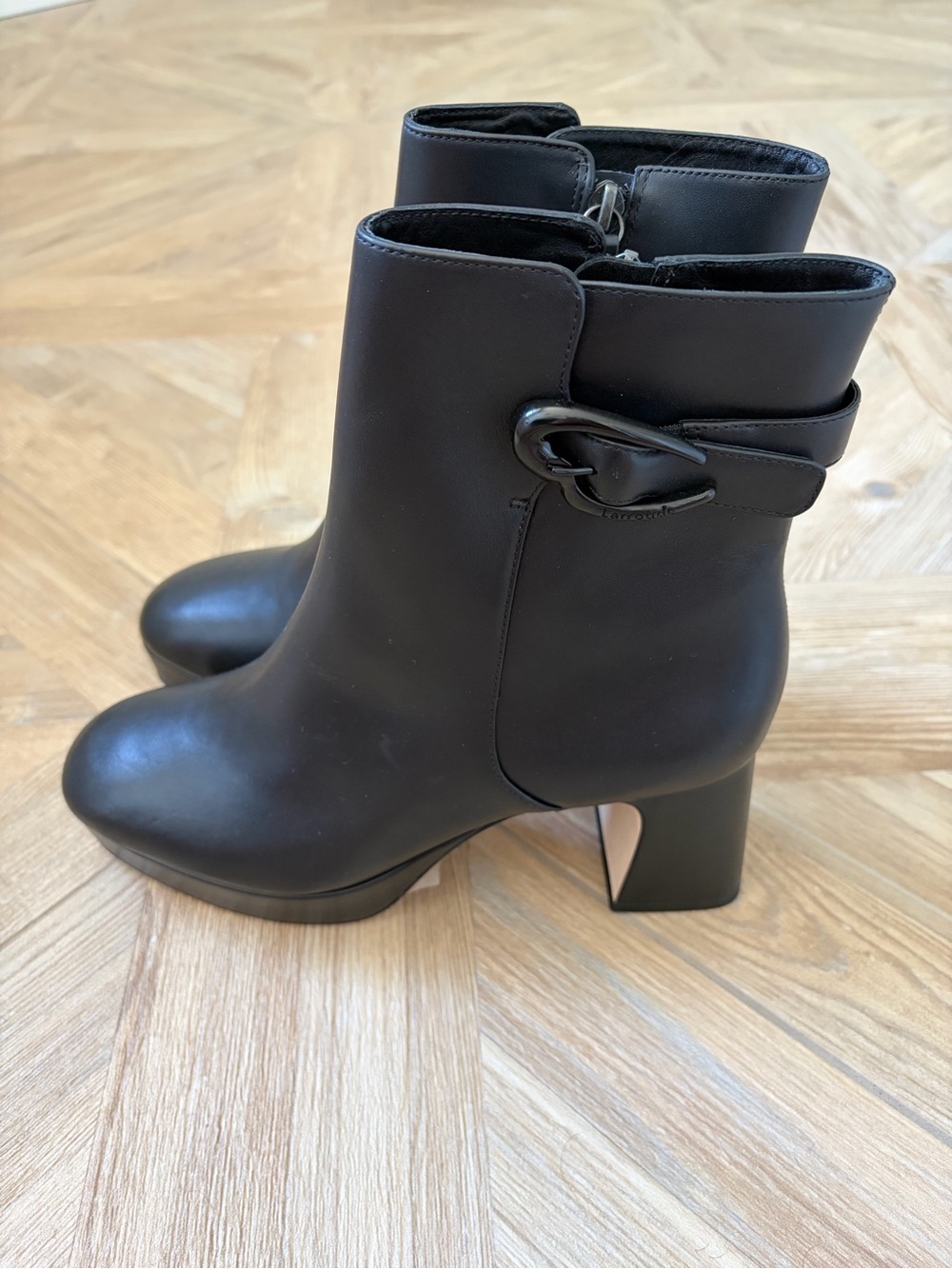 Larroude Dolly Verona Low Boot In Black Leather Size 8 Luxury Neutral